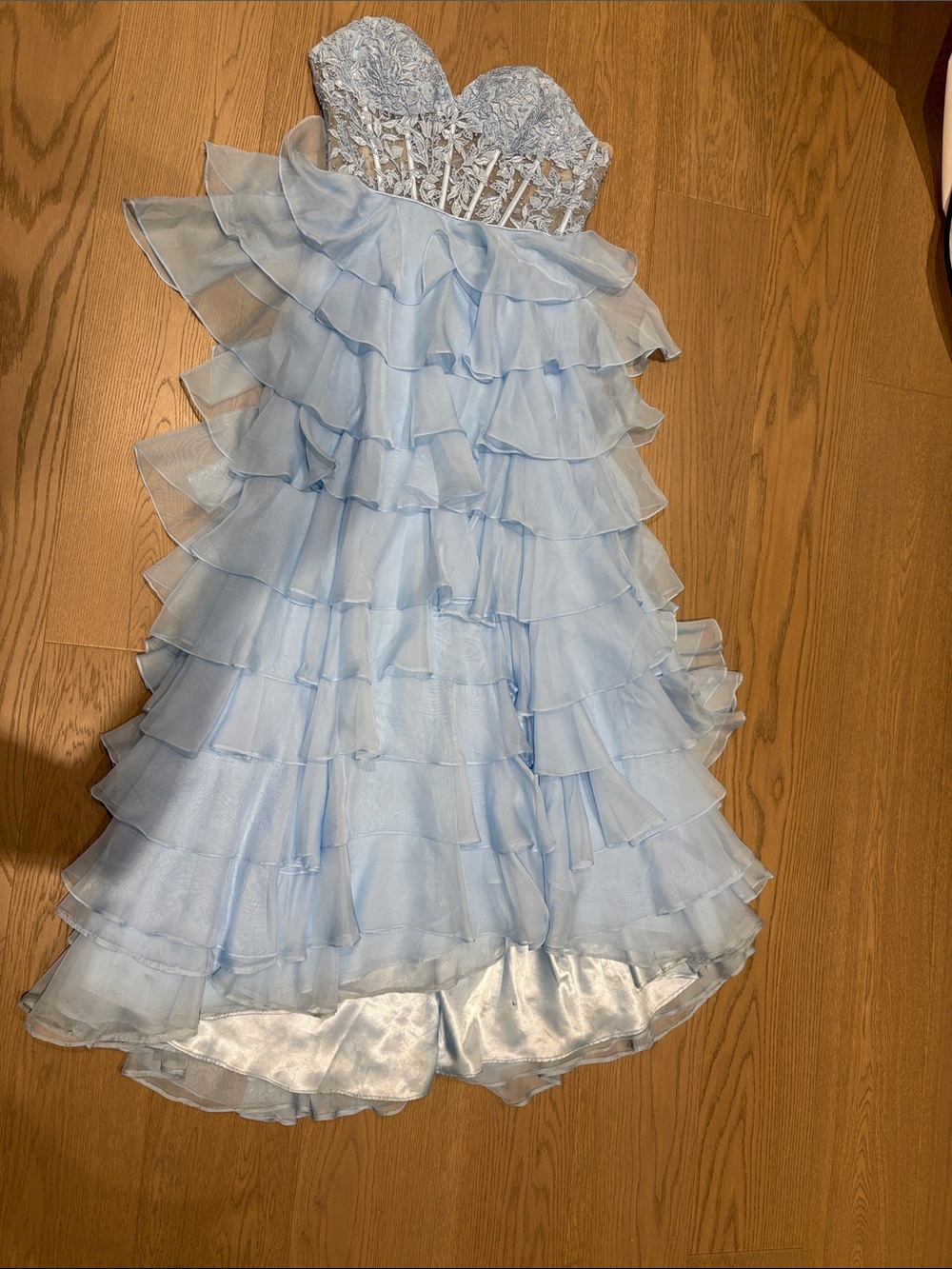 SHERRI HILL 56162 - Strapless Leaf Lace Gown in Light Blue Size 6 - Picture 3 of 5